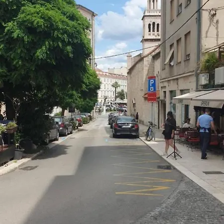 Iva *