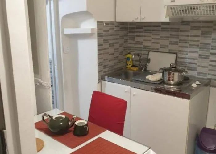 Apartman Iva *